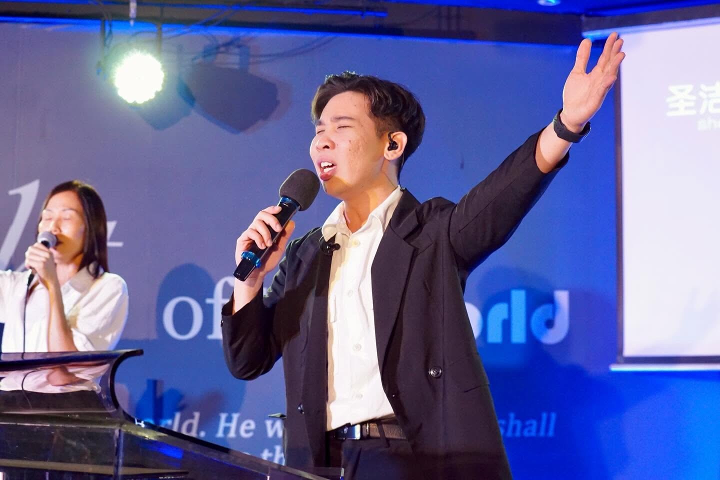 敬拜团副负责人 David